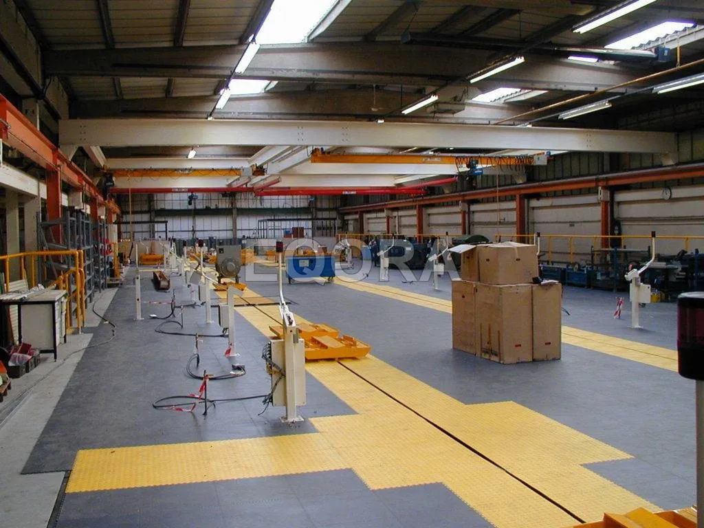 Резиновая покрытие из крошки для складов и логистических центров  в Мегионе