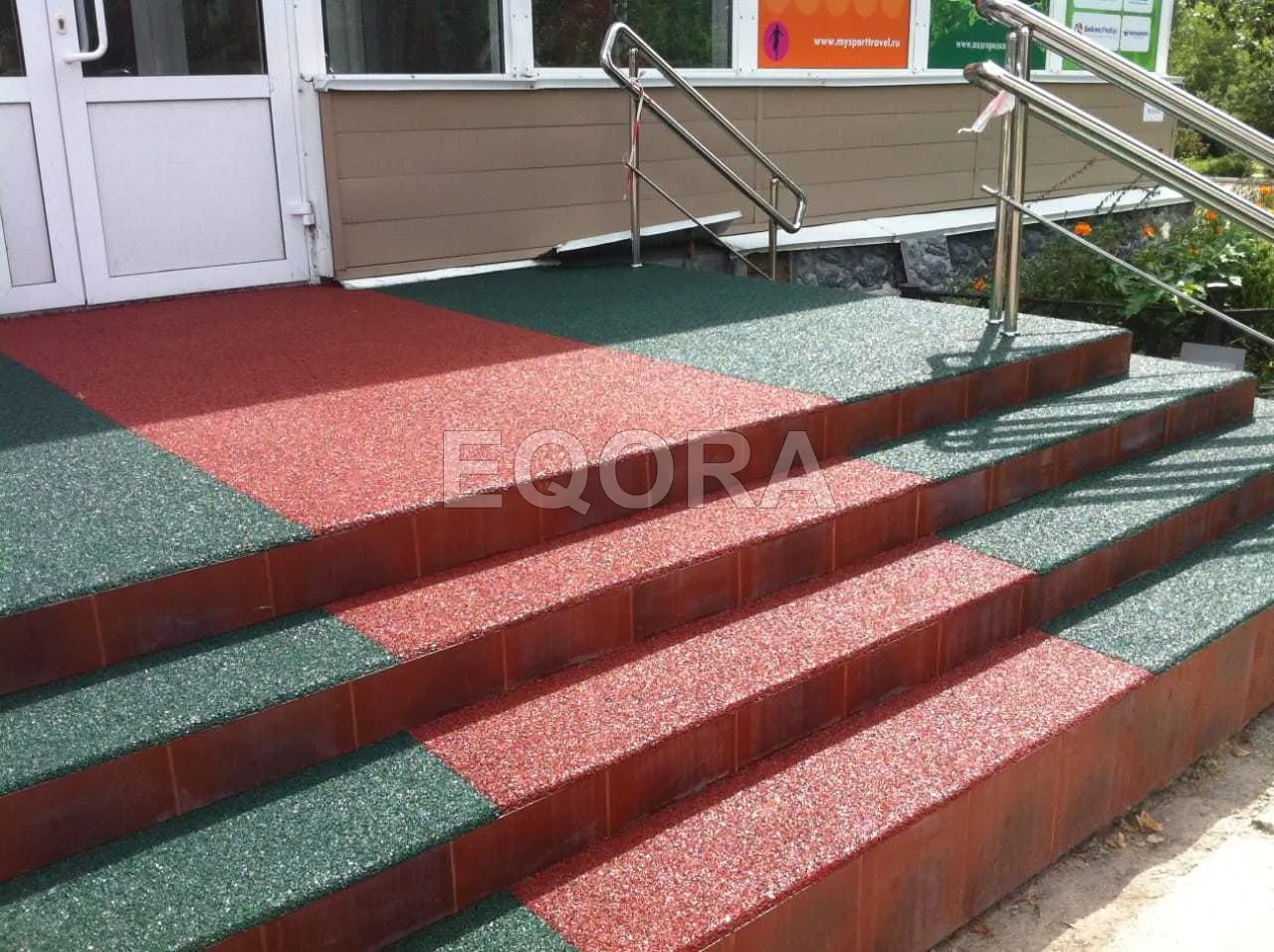 Резиновое покрытие на травмоопасные участки из резиновой крошки в Мегионе