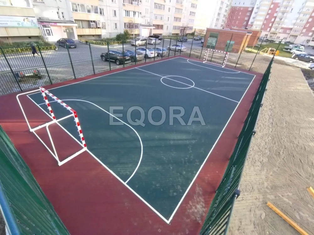 Устойчиво ли резиновое покрытие из крошки к химическим веществам в Мегионе?